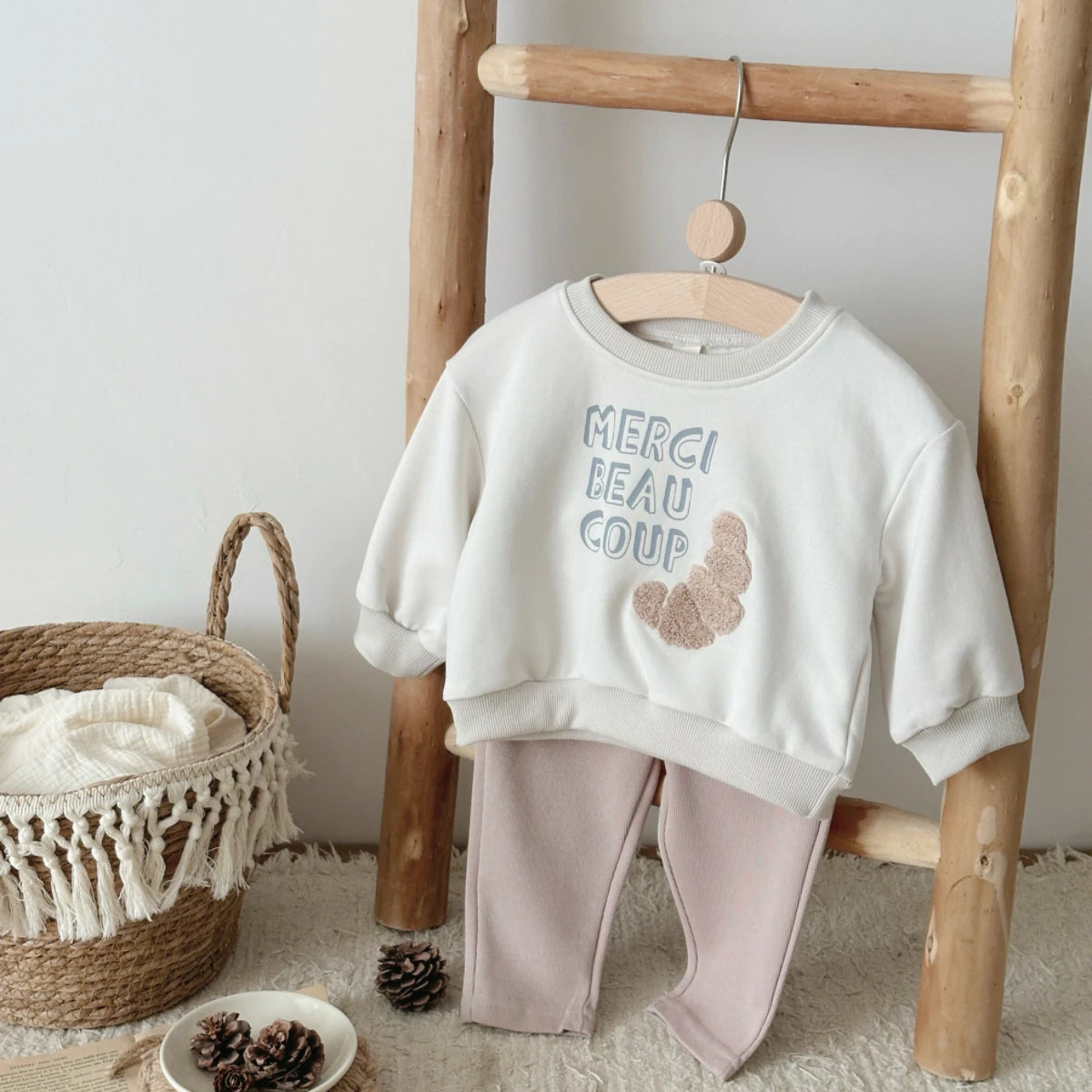 Beige Croissant Embroidery Set
