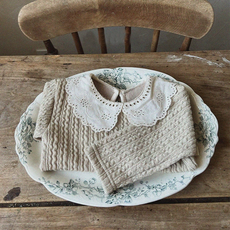 Thick Lace Collar Ribbed Knit Shirt