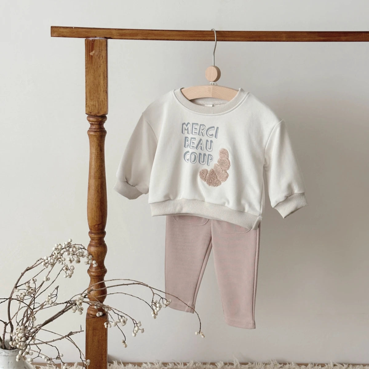 Beige Croissant Embroidery Set